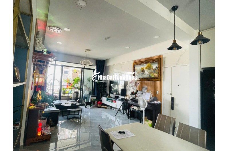 Bán căn hộ 3PN 98m2 tại Lý Thường Kiệt Q11, Tầng 8 Full nội thất