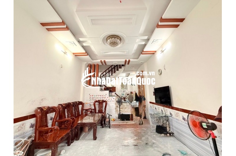 NHÀ 3 TẦNG ĐÚC BTCT Ô TÔ ĐỖ CỬA THÔNG KHẮP NGÃ