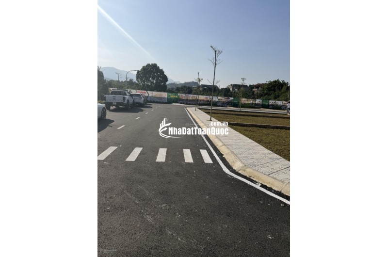 Bán đất nền Hoà Lạc - ĐH Quốc gia 100m2 full thổ cư, mặt tiền 8m, đường trước 20m, giá 2,5 tỷ