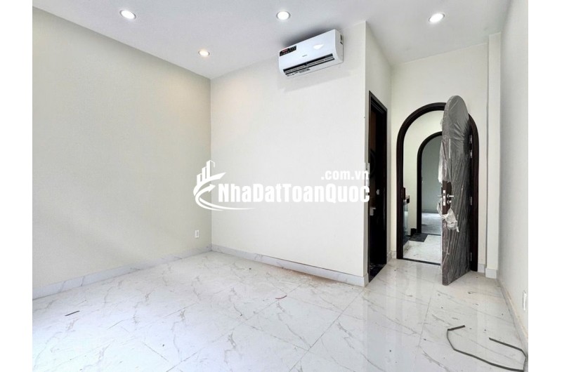 Nhà Phố Đối Diện Vạn Phúc