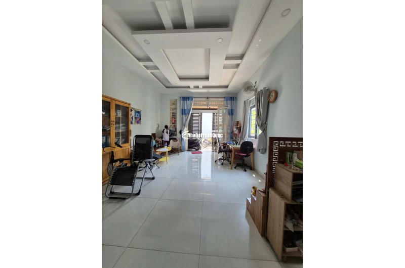Bán nhà 1 trệt 1 lầu 1 sân thượng Hẻm đường LK 4-5 ,P.Bình Hưng Hòa B , Bình Tân