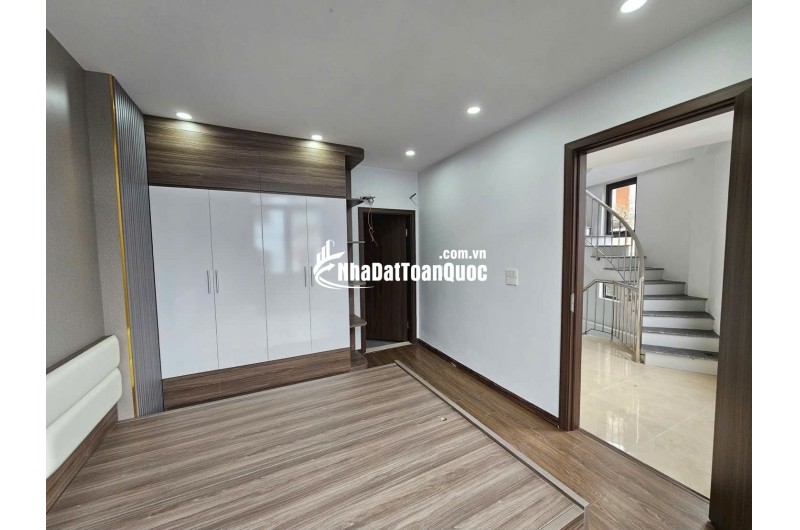 SIÊU PHẨM LONG BIÊN – 6 TẦNG THANG MÁY – LÔ GÓC – Ô TÔ VÀO NHÀ – NHỈNH 9 TỶ