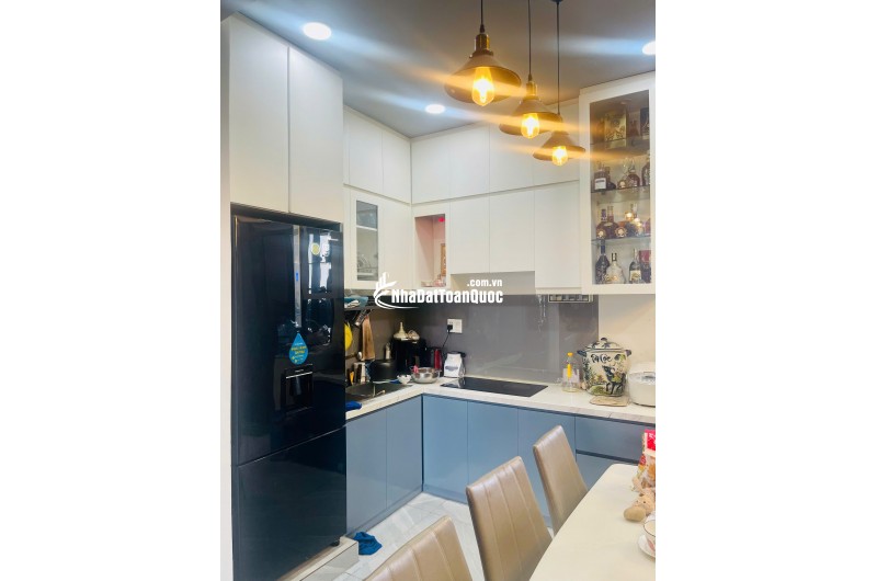 Bán căn hộ 3PN 98m2 tại Lý Thường Kiệt Q11, Tầng 8 Full nội thất