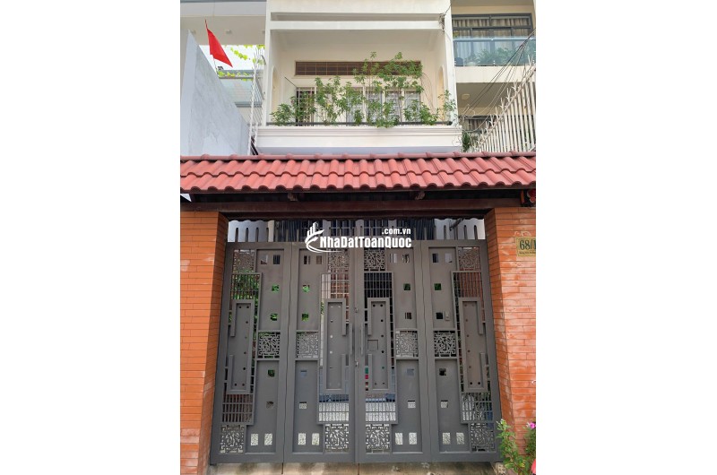 Bán nhà hẻm xe hơi 1 trệt 1 lầu 1 sân thượng Hoàng Diệu P13 Q4 siêu đẹp