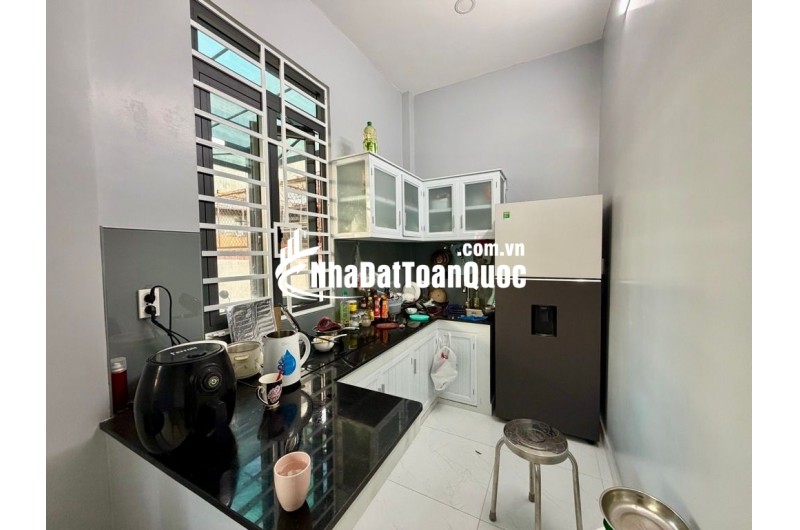 BÁN ĐẤT MẶT TIỀN TẶNG NHÀ - MẶT TIỀN ĐƯỜNG MỸ HUÊ -TRUNG CHÁNH- HÓC MÔN (6x37m) -CHỈ 8,8Tỷ