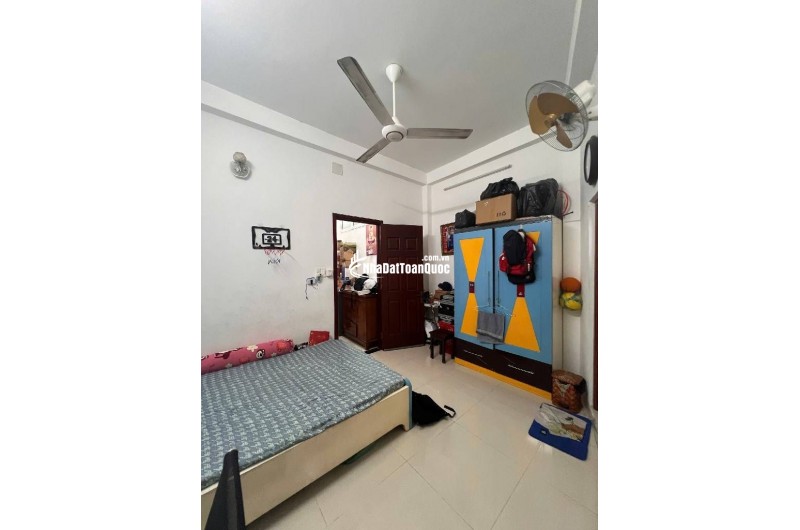 NHÀ BÀ ĐIỂM NGAY NGÃ TƯ TRUNG CHÁNH 1 BƯỚC QUA GÒ VẤP- 50M2-4 TẦNG- CHỈ 4,5 TỶ