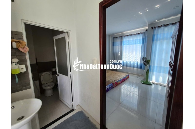 Bán nhà 1 trệt 1 lầu 1 sân thượng Hẻm đường LK 4-5 ,P.Bình Hưng Hòa B , Bình Tân