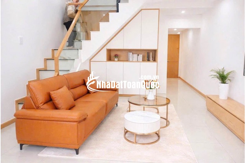 BÁN NHÀ ĐƯỜNG NÚI THÀNH – Sát Quảng trường 29/3 – Vào  ở luôn