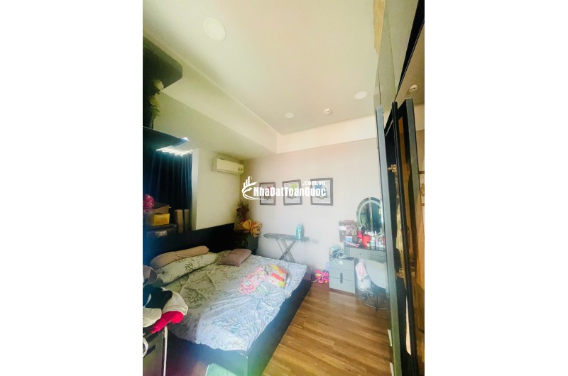 Bán căn hộ 3PN 98m2 tại Lý Thường Kiệt Q11, Tầng 8 Full nội thất