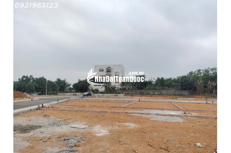 ƯU ĐÃI LÔ ĐẤT SÁT QL21 CẠNH TƯỜNG DỰ ÁN ĐẤT ĐẤU GIÁ ĐỐI DIỆN TRƯỞNG CĐ NGHỀ CHẤT LƯỢNG CAO HOÀ LAC