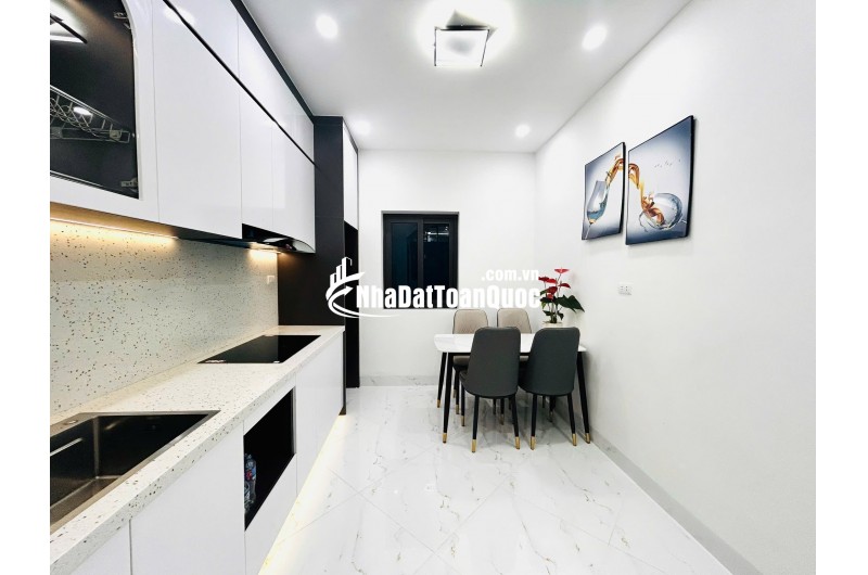 CẦN BÁN NHÀ PHỐ QUAN NHÂN - 33M2 - 5 TẦNG - MT 3.2- GIÁ 8.15 TỶ