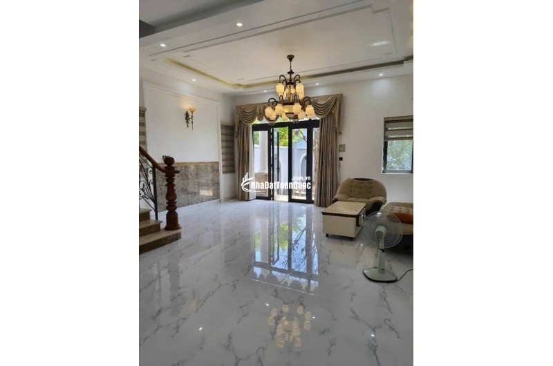 Giảm S.O.C CHỈ 8Ty9
BIỆT THỰ- ĐƯỜNG 10M- 191M2- 2TẦNG- NGANG NỞ HẬU 9.5M- LÊ VĂN LƯƠNG