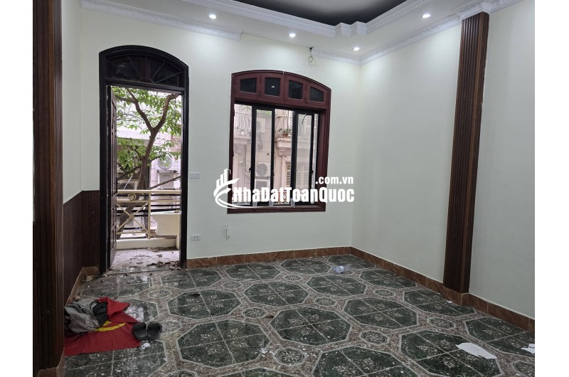 Phân lô 2 Ô tô tránh Nguyễn Chánh  60m 4T Kinh doanh cực tốt, 31.9 tỷ