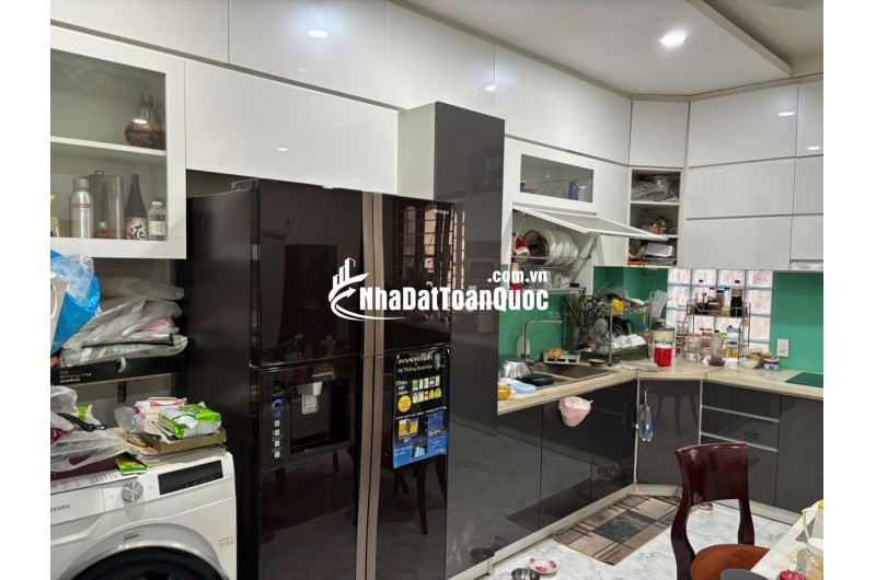 Bán nhà MT 122 Nguyễn Văn Cừ Q1 vị trí siêu đẹp tiện kinh doanh