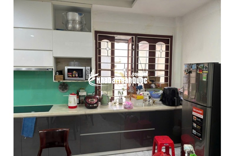Bán nhà MT 122 Nguyễn Văn Cừ Q1 vị trí siêu đẹp tiện kinh doanh