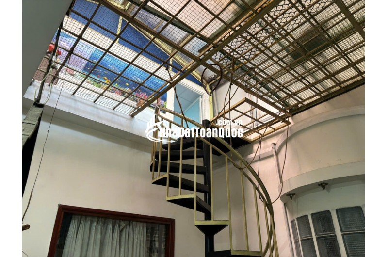Bán nhà MT 122 Nguyễn Văn Cừ Q1 vị trí siêu đẹp tiện kinh doanh