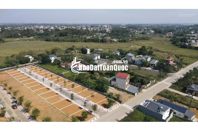Chiết khấu sâu nhất lô đất đẹp, mặt tiền rộng, vị trí trung tâm Vai réo, Phú Cát, Hà Nội