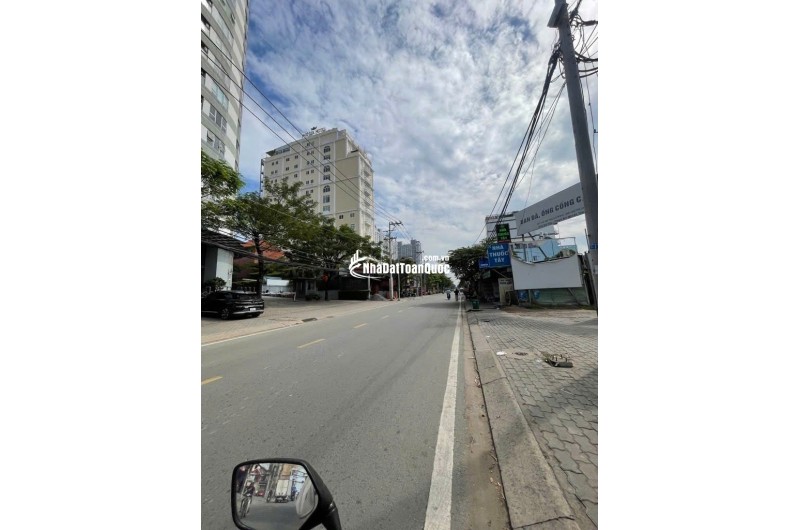 Quận 7, Lô Đất Mặt Tiền Hoàng Quốc Việt, 10,8x60m, Có Lối Đi Sau, Giá 115 tỷ, Bán Gấp