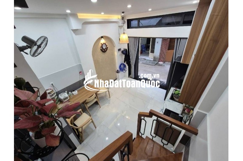 3 TẦNG - AN NINH - HẺM 4M - CHỈ HƠN 4 TỶ- P. VƯỜN LÀI