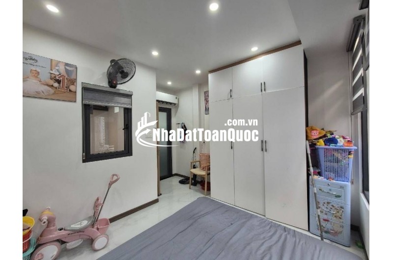 3 TẦNG - AN NINH - HẺM 4M - CHỈ HƠN 4 TỶ- P. VƯỜN LÀI