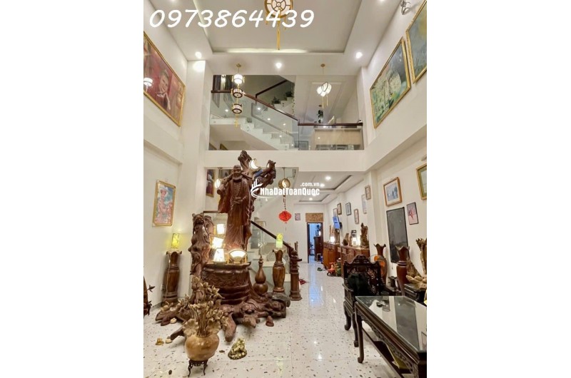 BIỆT THỰ MẶT TIỀN  NGUYỄN THỊ SÓC- GÂN CHỢ BÀ ĐIỂM  – 6 TẦNG – CÓ THANG MÁY – 112M2-  XÃ BÀ ĐIỂM - TP.HCM