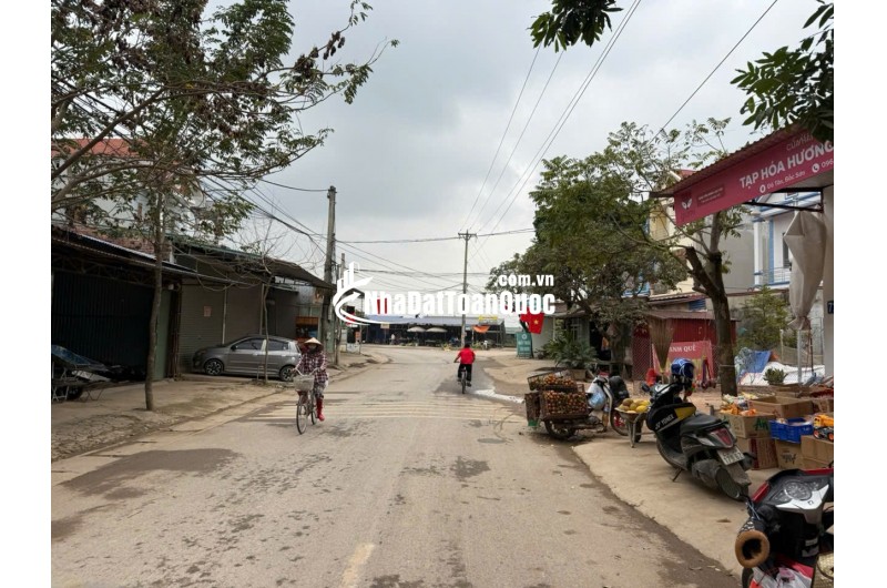 GIÁ CHỈ CÓ 7,2 TR CHO MỘT MẾT VUÔNG -- DT 105 M FUN THỔ CƯ TÍNH RA  CHỈ CÓ HƠN 700 TR ĐÒNG ,QUÝ NHÀ ĐẦU TƯ SỞ HỮU NGAY CHO MÌNH LÔ ĐẤT TẠI HÀ HÀ NỘI