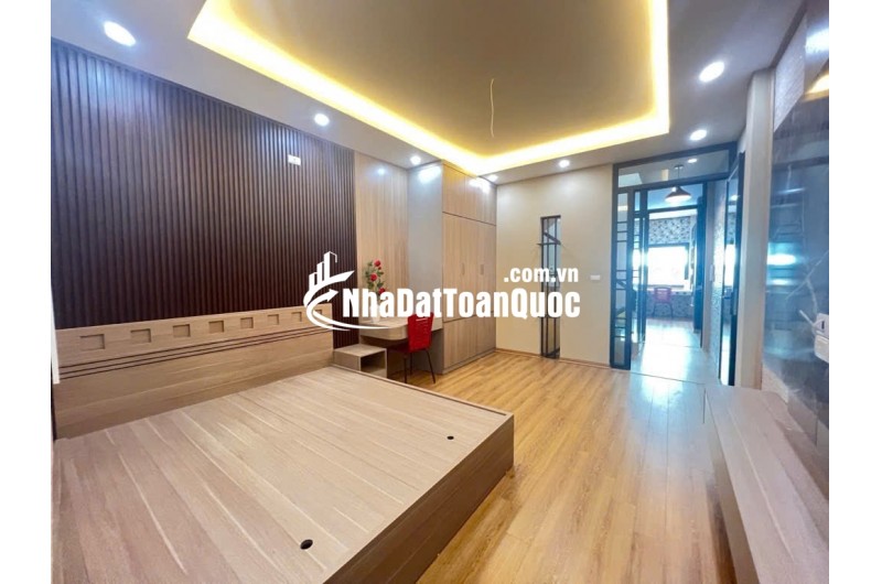 Nguyễn Văn Cừ , nhà đẹp ở ngay , full nội thất ,ngay sát cầu Chương Dương , 2 phút sang Phố Cổ , nhỉnh 11  

 SD - 56m²  dân xây chắc chắn -