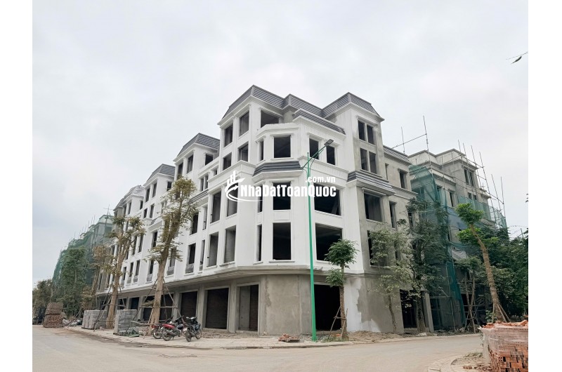 BÁN SIÊU PHẨM LIỀN KỀ  GREEN LITTLE TOWN 100M 5 TẦNG NHỈNH 17 TỶ