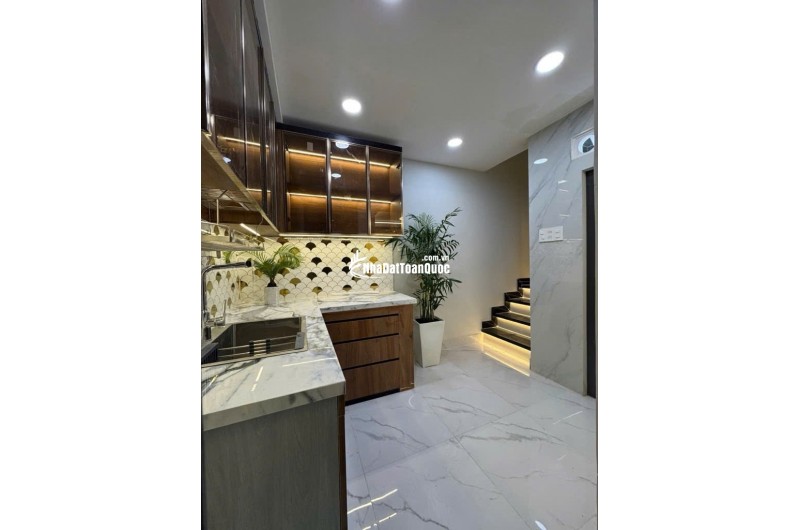 NHÀ ĐẸP LUNG LINH, HXH, NGANG 4M, 4 TẦNG, SHR, PHẠM VĂN CHÍ, 6 TỶ HƠN, QUẬN 6