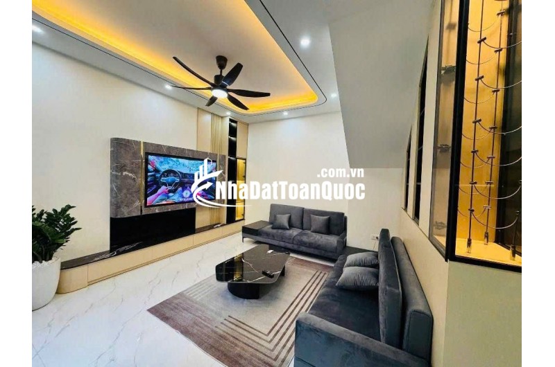 Cần bán  Trung tâm Long Biên ,Nguyễn Văn Cừ  ,nhà mới đẹp ở ngay 
+ 60m² thang máy xịn , full nội thất, Nhỉnh 12  
+ Lô góc thoáng vĩnh viễn