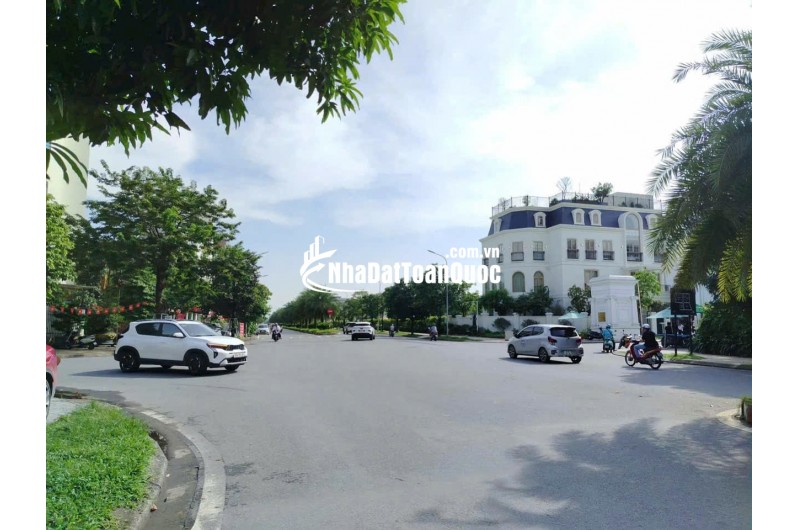 Hàng hiếm có 1 0 2 đây anh chị ơi !!!! 

BÁN NHÀ VIỆT HƯNG ĐƯỜNG Ô TÔ TRÁNH - KINH DOANH - SÁT MẶT PHỐ VIỆT HƯNG