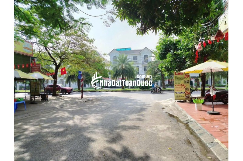 Hàng hiếm có 1 0 2 đây anh chị ơi !!!! 

BÁN NHÀ VIỆT HƯNG ĐƯỜNG Ô TÔ TRÁNH - KINH DOANH - SÁT MẶT PHỐ VIỆT HƯNG