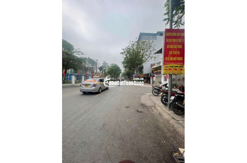 Hàng hiếm có 1 0 2 đây anh chị ơi !!!! 

BÁN NHÀ VIỆT HƯNG ĐƯỜNG Ô TÔ TRÁNH - KINH DOANH - SÁT MẶT PHỐ VIỆT HƯNG