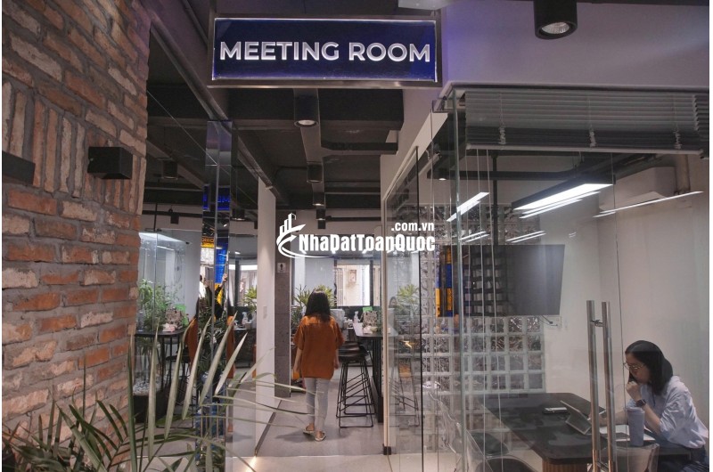 SANG MẶT BẰNG VĂN PHÒNG 80M2 ĐANG THUÊ Ở MẶT TIỀN ĐƯỜNG NGUYỄN CẢNH CHÂN Q1. LH:0765777099.