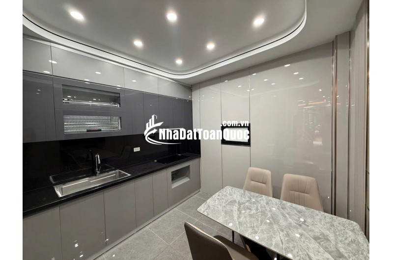 Bán CHDV Quan Nhân gần ôtô, 38m2-5T, full nội thất mới xịn xò cực đẹp, giá 11 tỷ