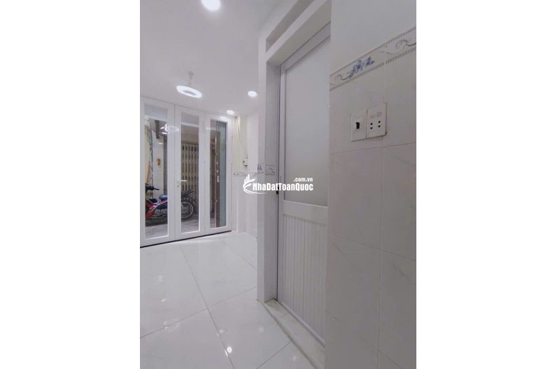 BÁN NHÀ MỚI - 2 TỶ HƠN - 3 TẦNG - SỔ HỒNG RIÊNG - GẦN BỆNH VIỆN CHỢ RẨY - QUẬN 11