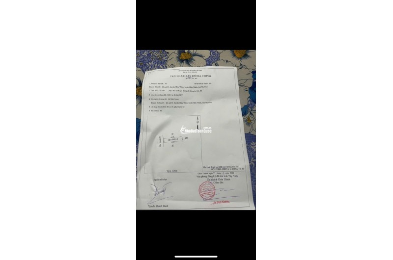 BÁN ĐẤT TẠI CHỢ DT81M2 SHR TRÊN ĐẤT CÓ NHÀ TIỀN CHẾ CỬA KÉO ĐÀI LOAN 950TR LH:0974004184 GẶP TRUNG.
