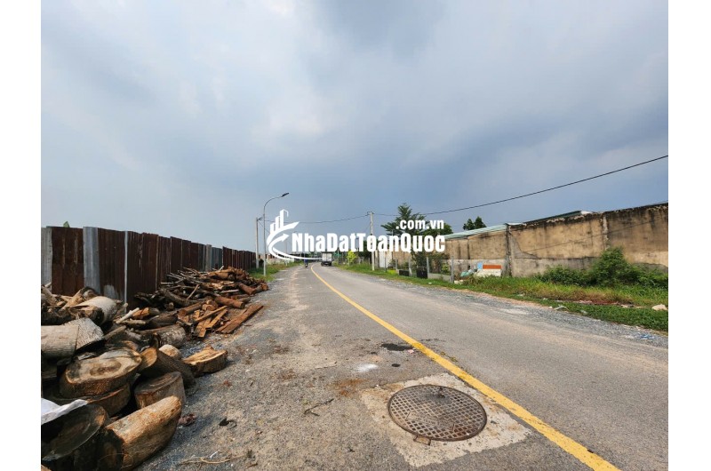 CHO THUÊ XƯỞNG TẠI ĐƯỜNG KÊNH TIÊU BÀ ĐIỂM 1. DT 1000M2 CHỈ 40TR/TH. LH:0903902443.