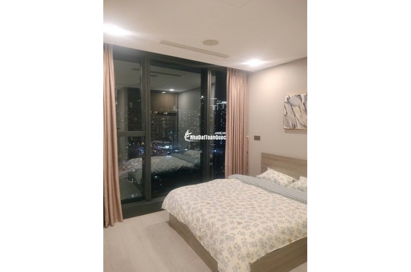CHO THUÊ CHCC VINHOMES GOLDEN RIVER (TẦNG 20) 72M 2PN, 26TR/TH. LH:0938597537