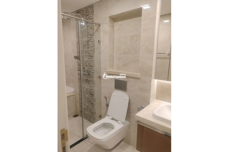 CHO THUÊ CHCC VINHOMES GOLDEN RIVER (TẦNG 20) 72M 2PN, 26TR/TH. LH:0938597537