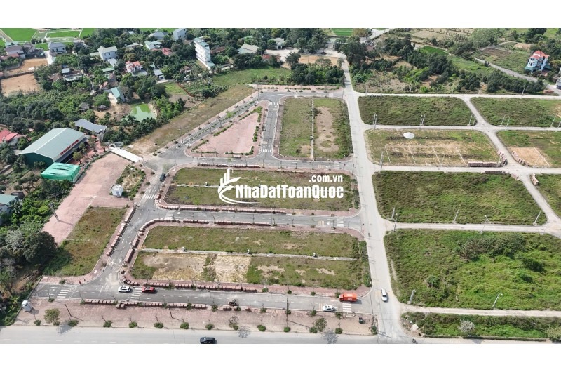Nhà có việc, BÁN RẺ 20% mảnh đất sát Khu đấu giá Hòa Lạc
