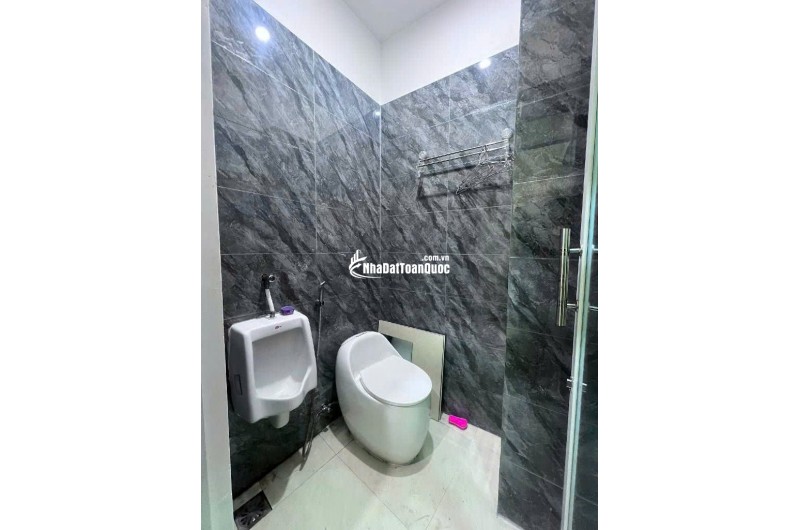 NHÀ LẠC LONG QUÂN - 4 TẦNG - 3 TỶ HƠN - 4 PN, 4WC - ĐẦM SEN 300M - Q11
