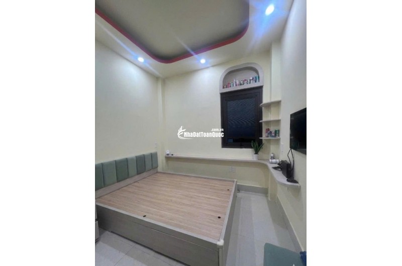 NHÀ LẠC LONG QUÂN - 4 TẦNG - 3 TỶ HƠN - 4 PN, 4WC - ĐẦM SEN 200M - Q11