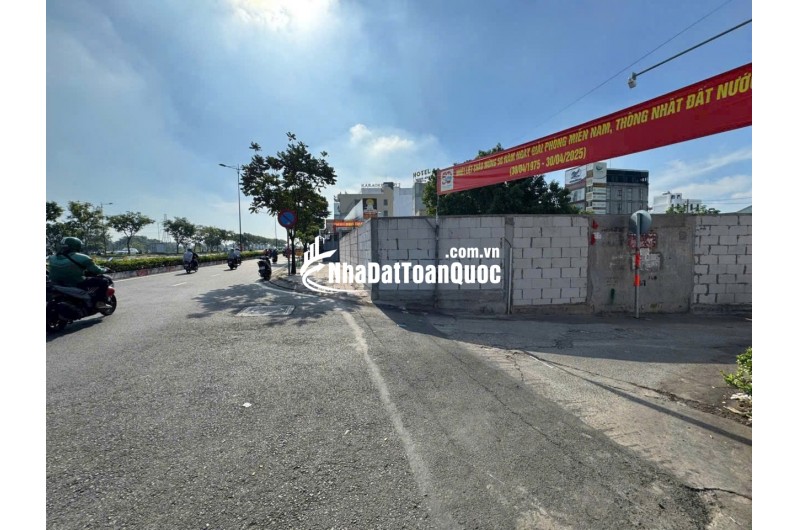 Bán Lô Đất 3 MT  Đường PHẠM VĂN ĐỒNG Phường Hiệp Bình Chánh Tp THỦ ĐỨC