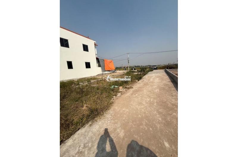 ĐẤT ĐỐI DIỆN KCN LÀNG NGHỀ MAY VÂN TỪ - PHÚ XUYÊN, DT 80M2 CHỈ 2.6TỶ. LH:0336952536.