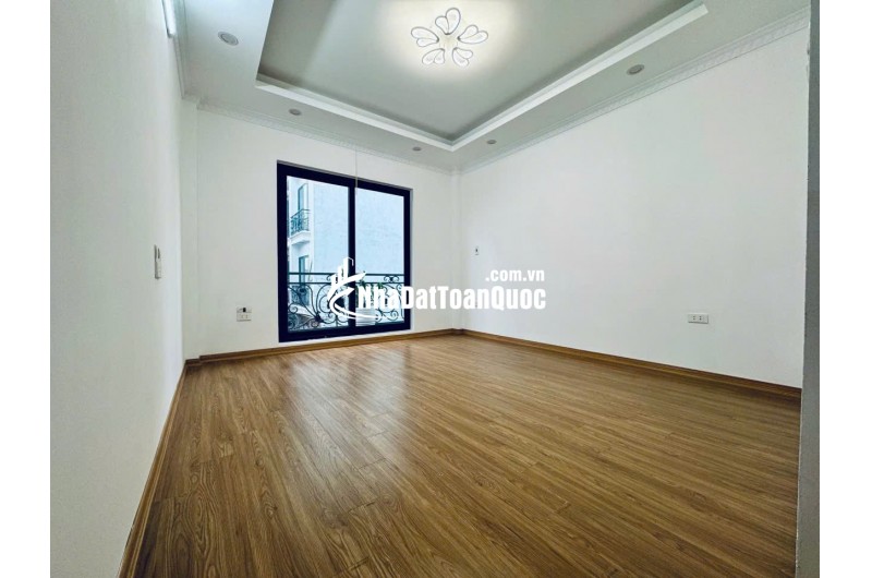 Bán nhà trung tâm Thạch Bàn, Long Biên 30m2 x5 tầng xây mới nhỉnh 6 t.ỷ