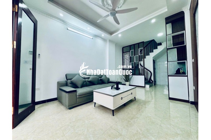 Bán nhà trung tâm Thạch Bàn, Long Biên 30m2 x5 tầng xây mới nhỉnh 6 t.ỷ