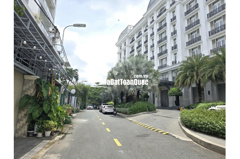 HÀNG NGỘP GIÁ TỐT HẺM XE HƠI, Gần 1900m2 đất duong Đặng văn bi ,  P.bình thọ thủ đức