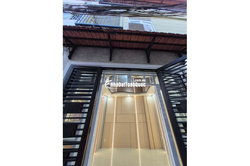 NHÀ ĐẸP QUẬN 4_4 TÀNG ĐÚC_30M2_KO QH_4 TỶ NHỈNH