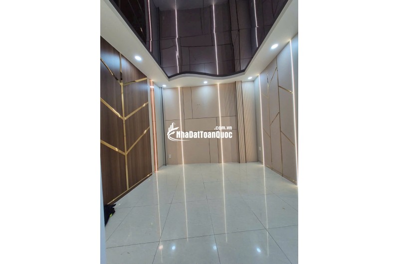 NHÀ ĐẸP QUẬN 4_4 TÀNG ĐÚC_30M2_KO QH_4 TỶ NHỈNH